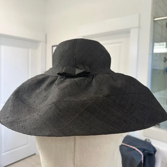 Oversized, Wide-Brim Hepburn-style Packable Ladies Black Hat - Picture 4 of 8